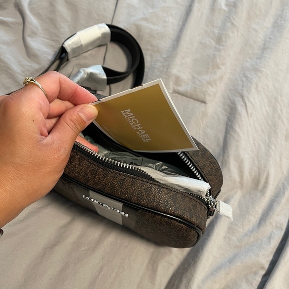 Michael kors jet set travel purse - Picture 3 of 5